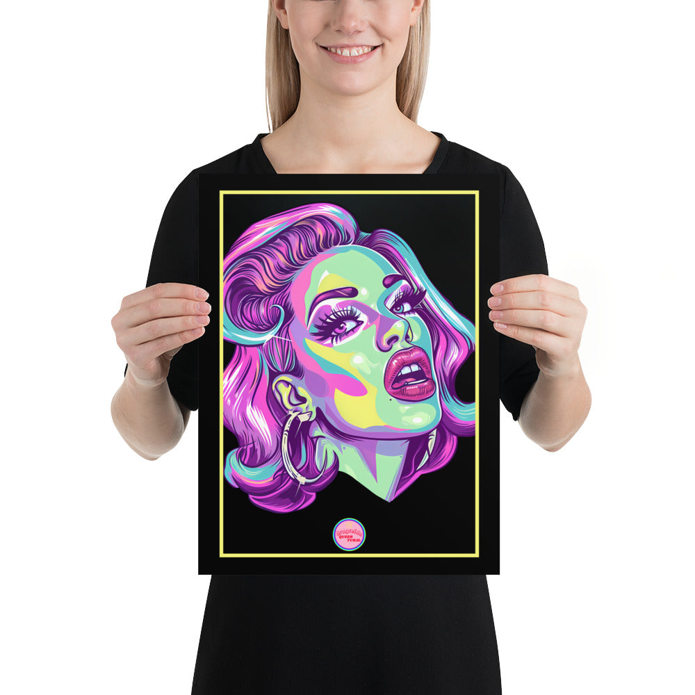 👑 Ilustración Queer | Drag Queens | ¡Envío Gratis! 🔥 Edición Electra Sparkle 🔥 Negra 30×40 cm